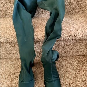 Stretch Over-the-Knee Green Heeled Boots (Size 7.5)